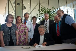 Oregon CCO Signing